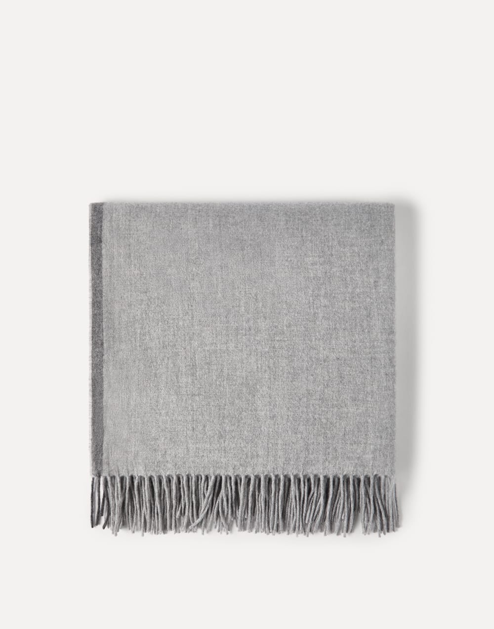 Cashmere throw Light Grey Lifestyle - Brunello Cucinelli
