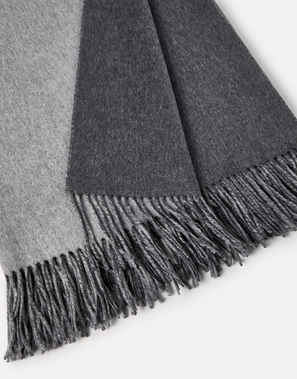 Silk double cloth throw Medium Grey Lifestyle - Brunello Cucinelli