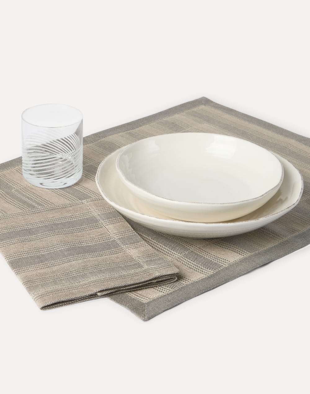 Striped linen placemat and napkin set Medium Grey Lifestyle - Brunello Cucinelli