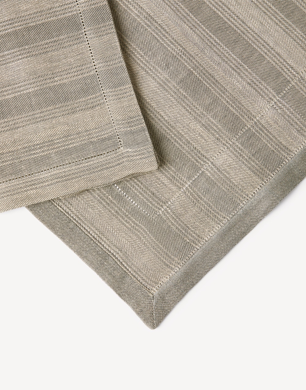 Striped linen placemat and napkin set Medium Grey Lifestyle - Brunello Cucinelli