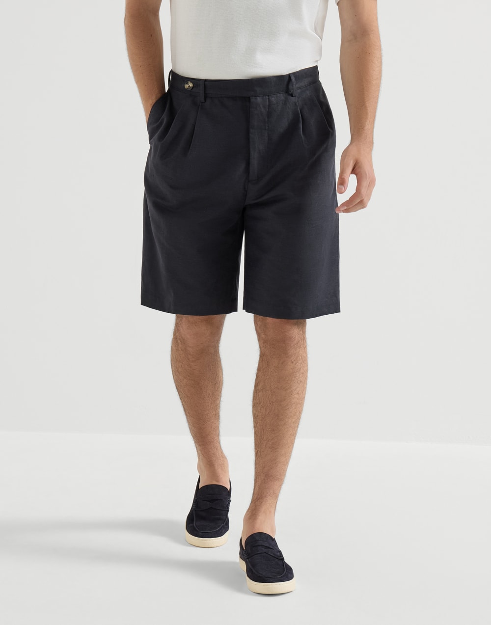 Bermuda shorts with pleats Navy Blue Man - Brunello Cucinelli