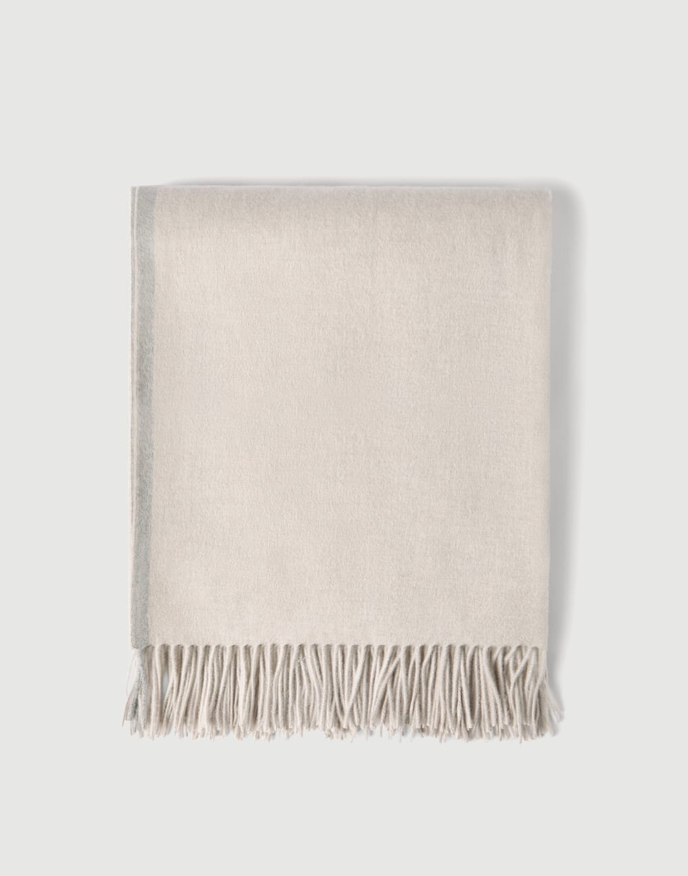Cashmere throw Beige Lifestyle - Brunello Cucinelli