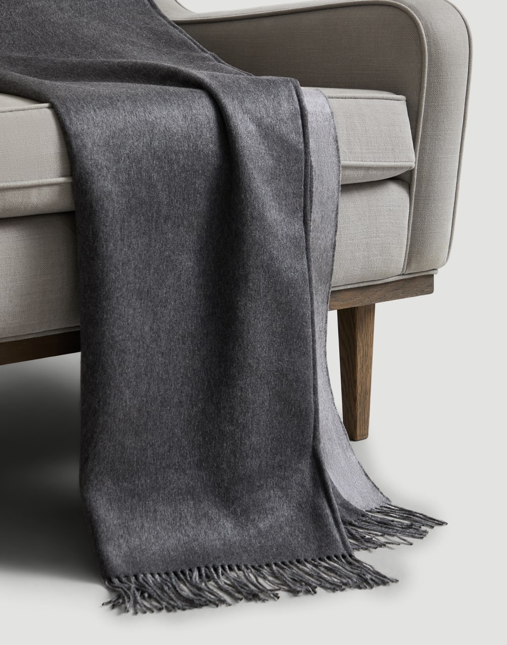Silk double cloth throw Medium Grey Lifestyle - Brunello Cucinelli