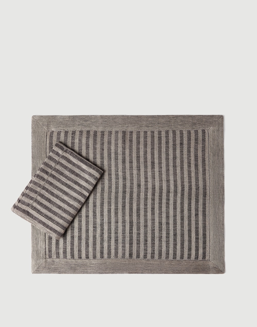 Chalk stripe linen placemat and napkin set Dark Military Lifestyle - Brunello Cucinelli