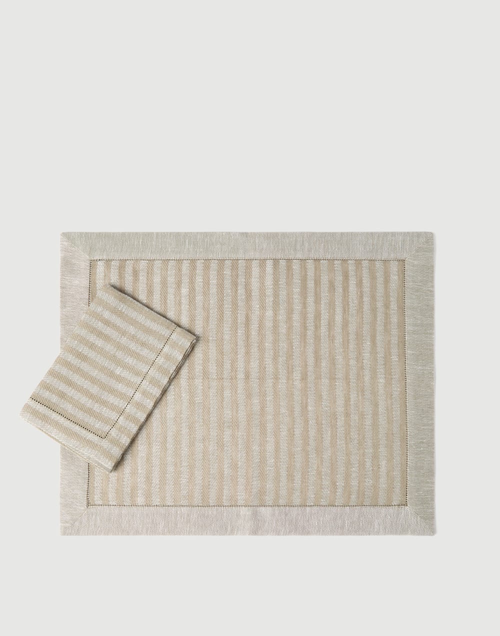 Chalk stripe linen placemat and napkin set Light Grey Lifestyle - Brunello Cucinelli