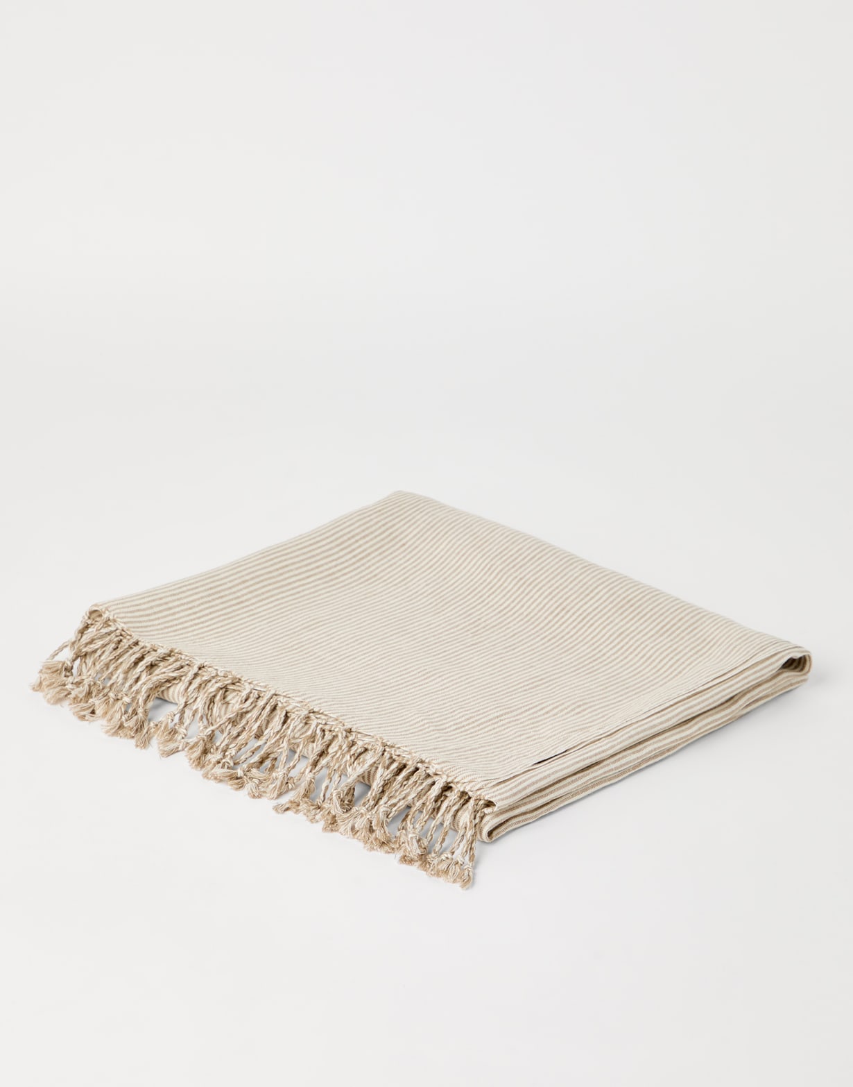 Lightweight throw Beige Lifestyle - Brunello Cucinelli