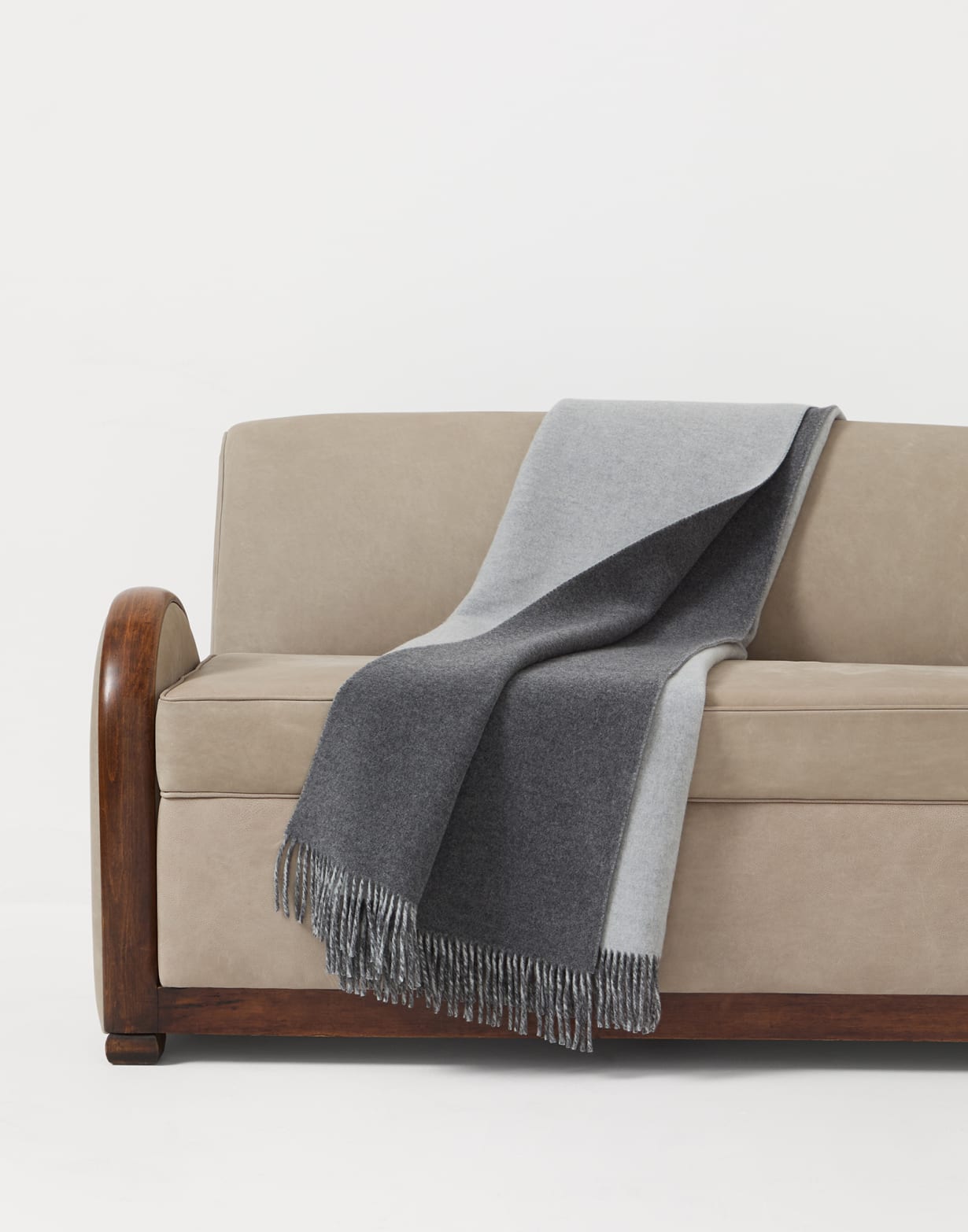 Cashmere double cloth throw Medium Grey Lifestyle - Brunello Cucinelli