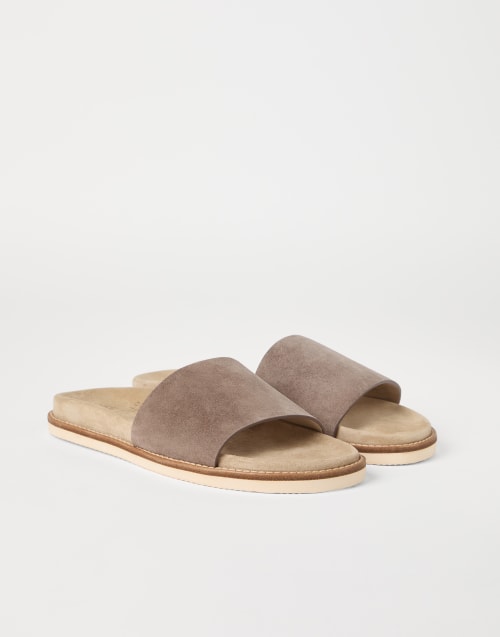 極上リゾート【Brunero Cucinelli】夏の格上げ スエードスライド Men's slide sandals and flip flops | Brunello Cucinelli