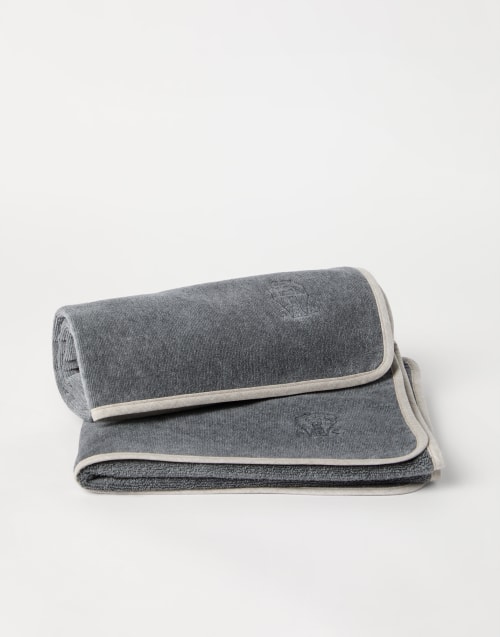 Terrycloth bathrobes and light towels | Brunello Cucinelli
