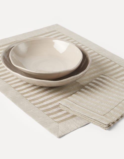 Table decorations: view all dining accessories | Brunello Cucinelli