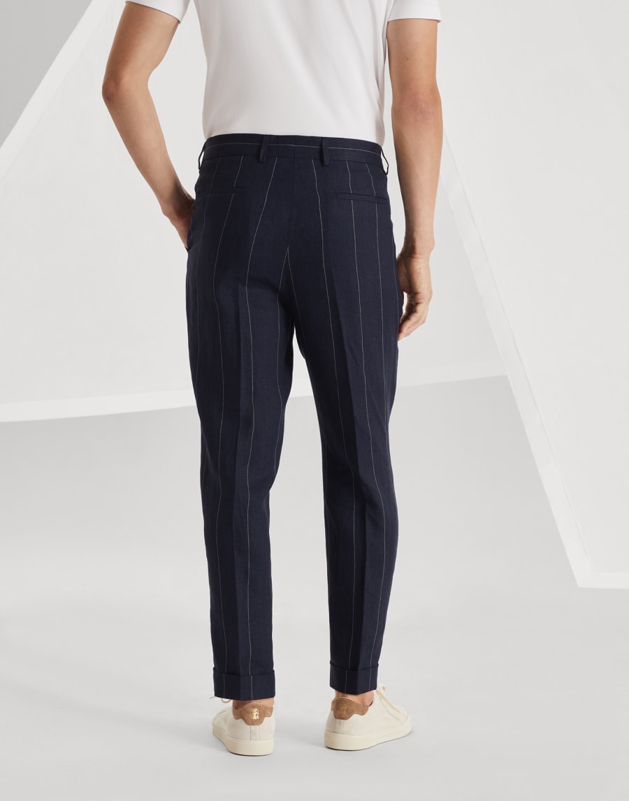 Leisure fit trousers with pleats Navy Blue Man - Brunello Cucinelli