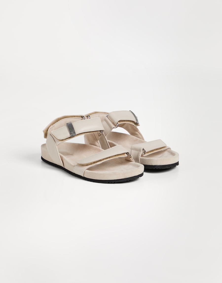 装饰镶珠的凉鞋 浅棕色 女童 - Brunello Cucinelli