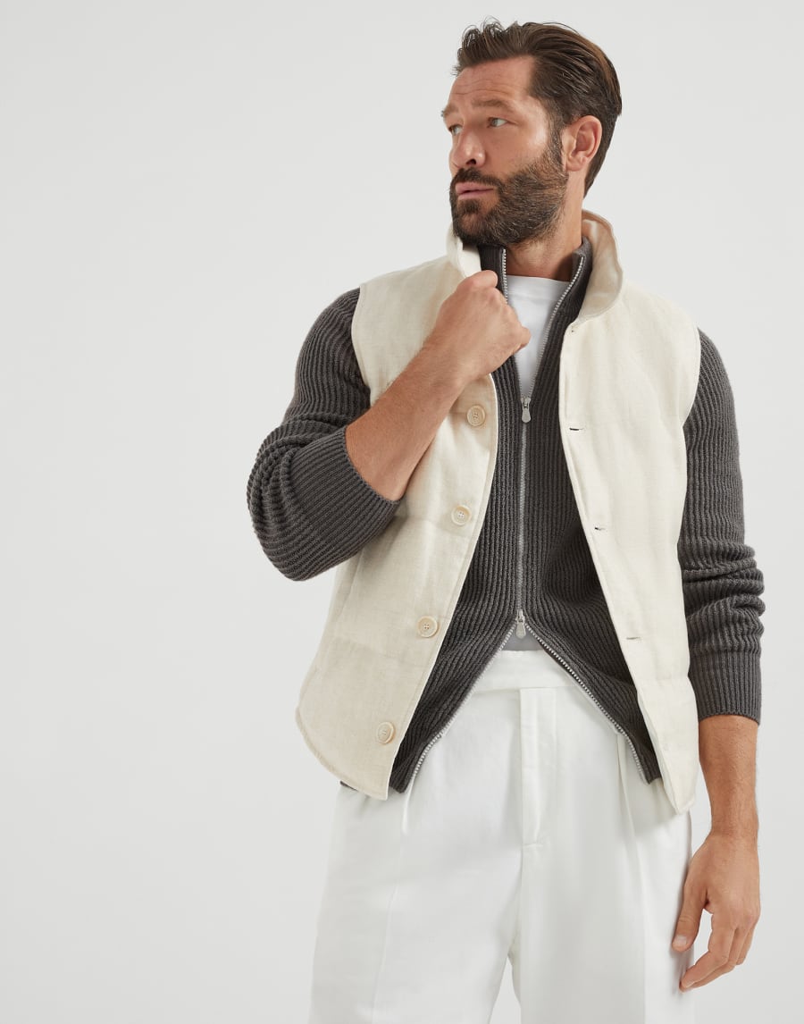 Пуховый жилет из ткани диагональ Песочный Мужчина - Brunello Cucinelli