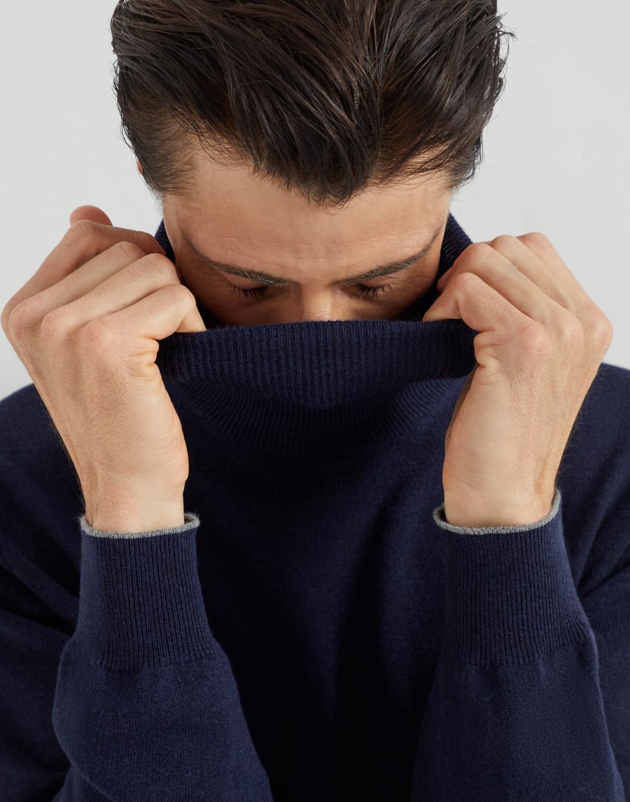 Turtleneck sweater Navy Blue Man - Brunello Cucinelli