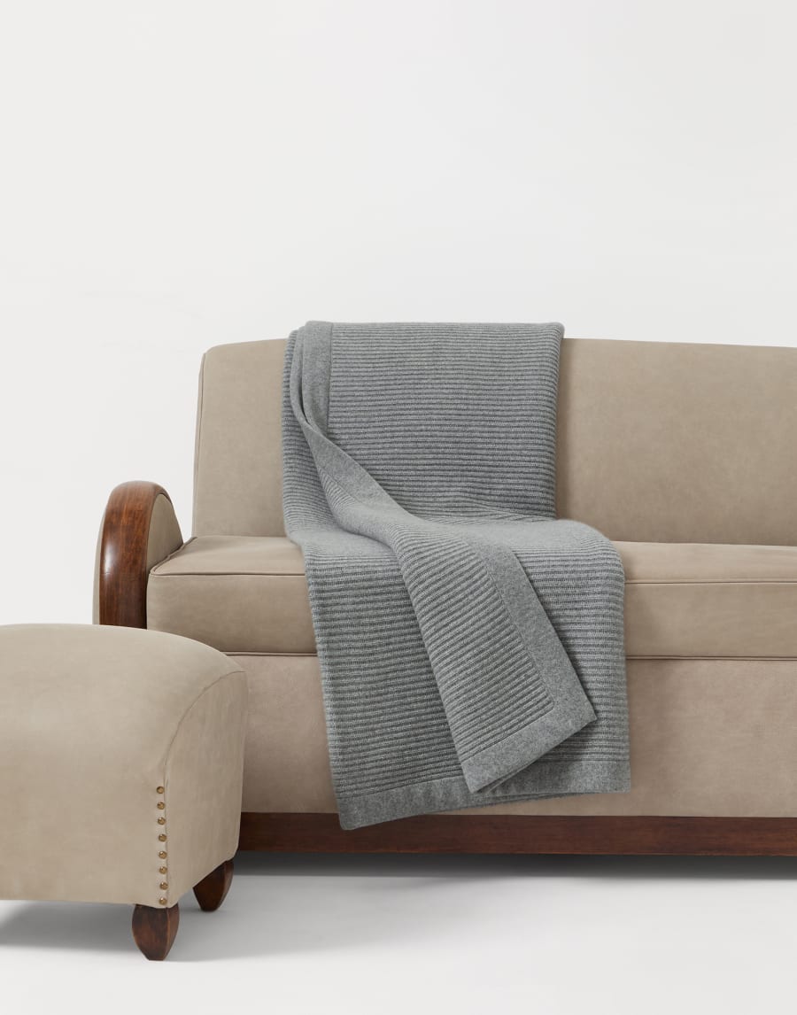 Coperta in cashmere Grigio Lifestyle - Brunello Cucinelli