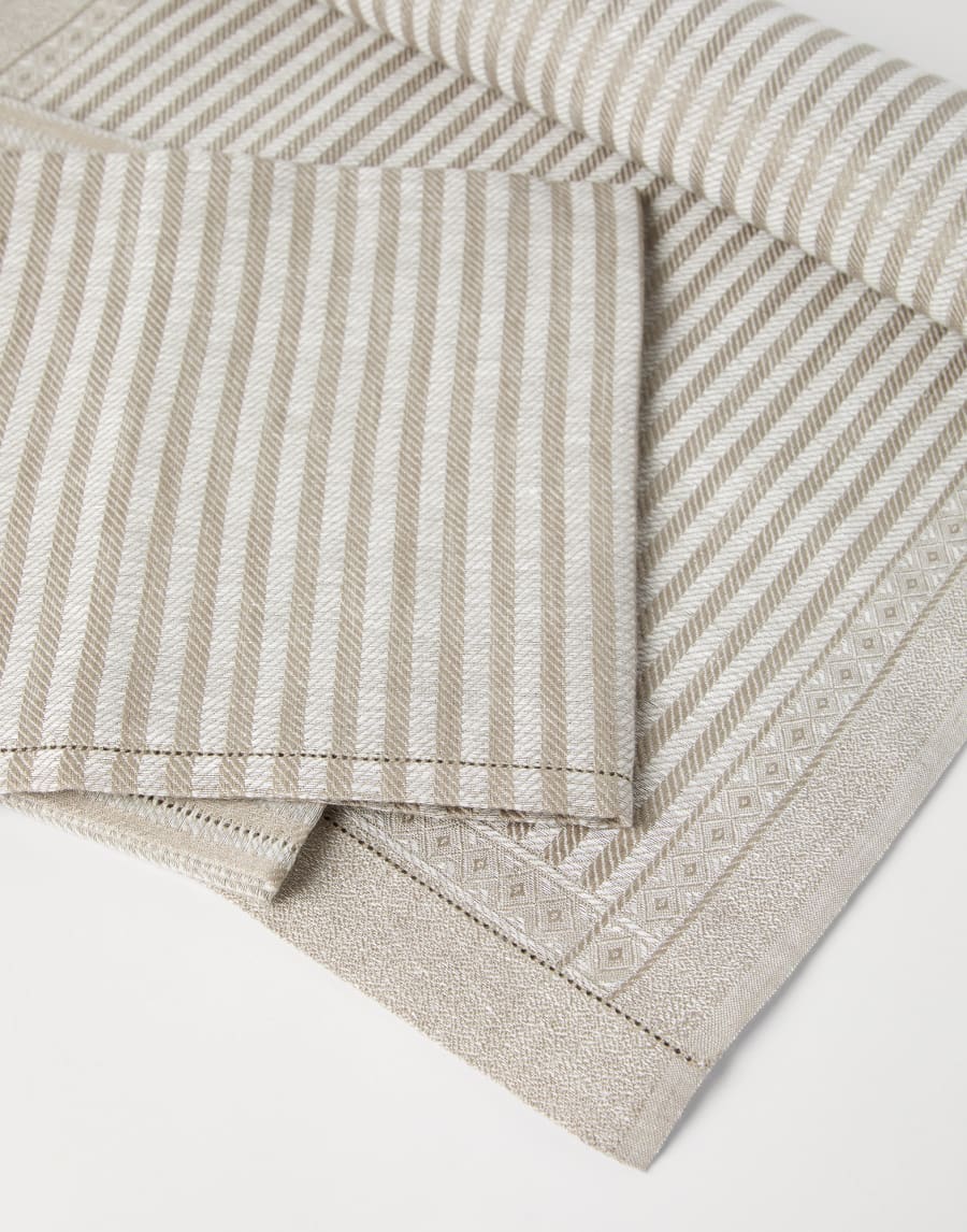 Runner and napkins set Light Grey Lifestyle - Brunello Cucinelli