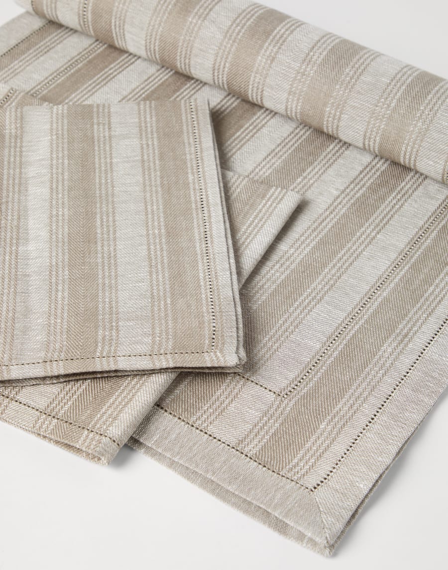 Runner and napkins set Light Grey Lifestyle - Brunello Cucinelli