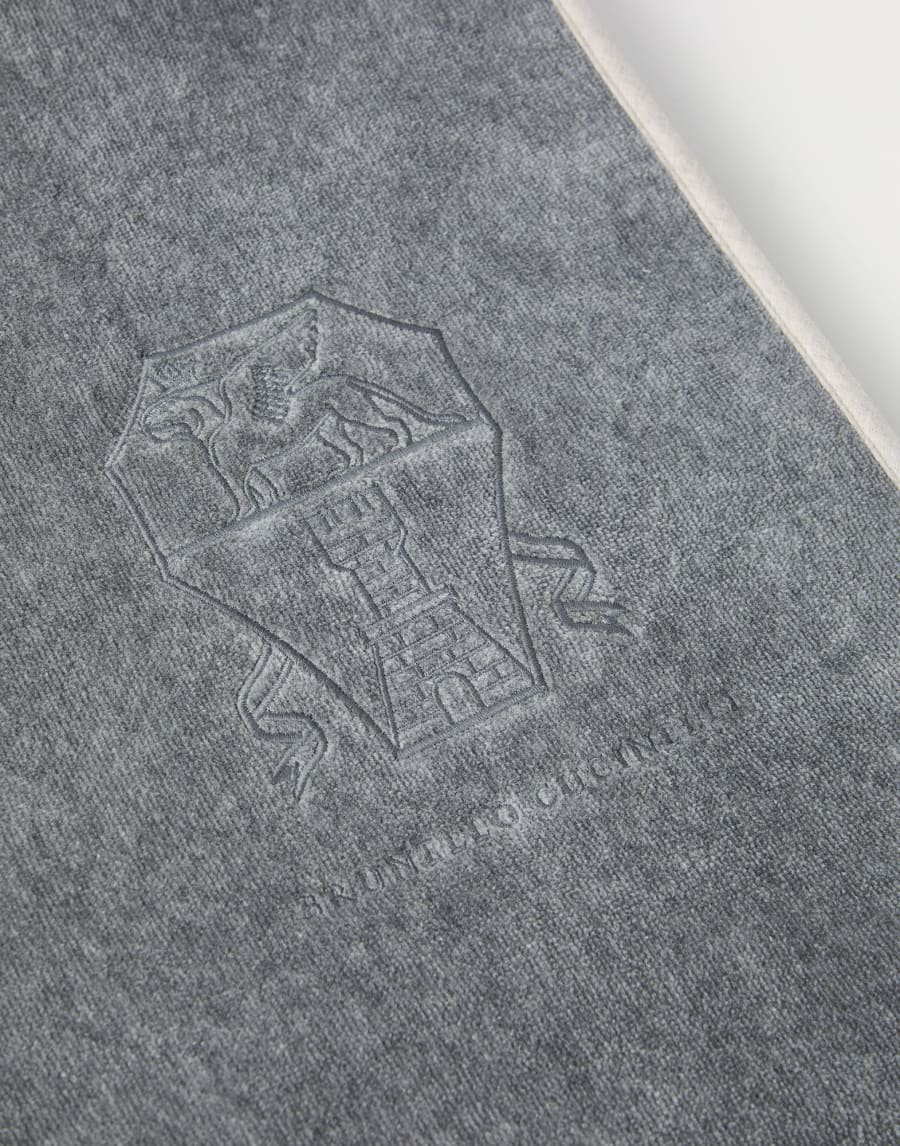Terrycloth towel Medium Grey Lifestyle - Brunello Cucinelli