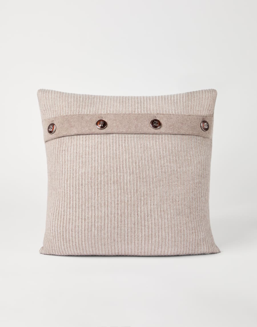 Vanisé cushion with buttons Hazelnut Lifestyle - Brunello Cucinelli