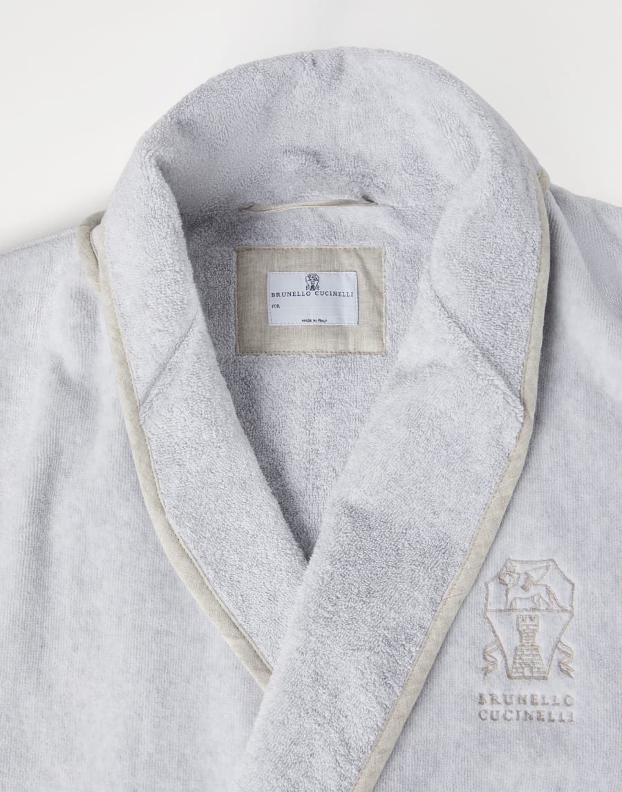 Terrycloth bathrobe Light Grey Lifestyle - Brunello Cucinelli