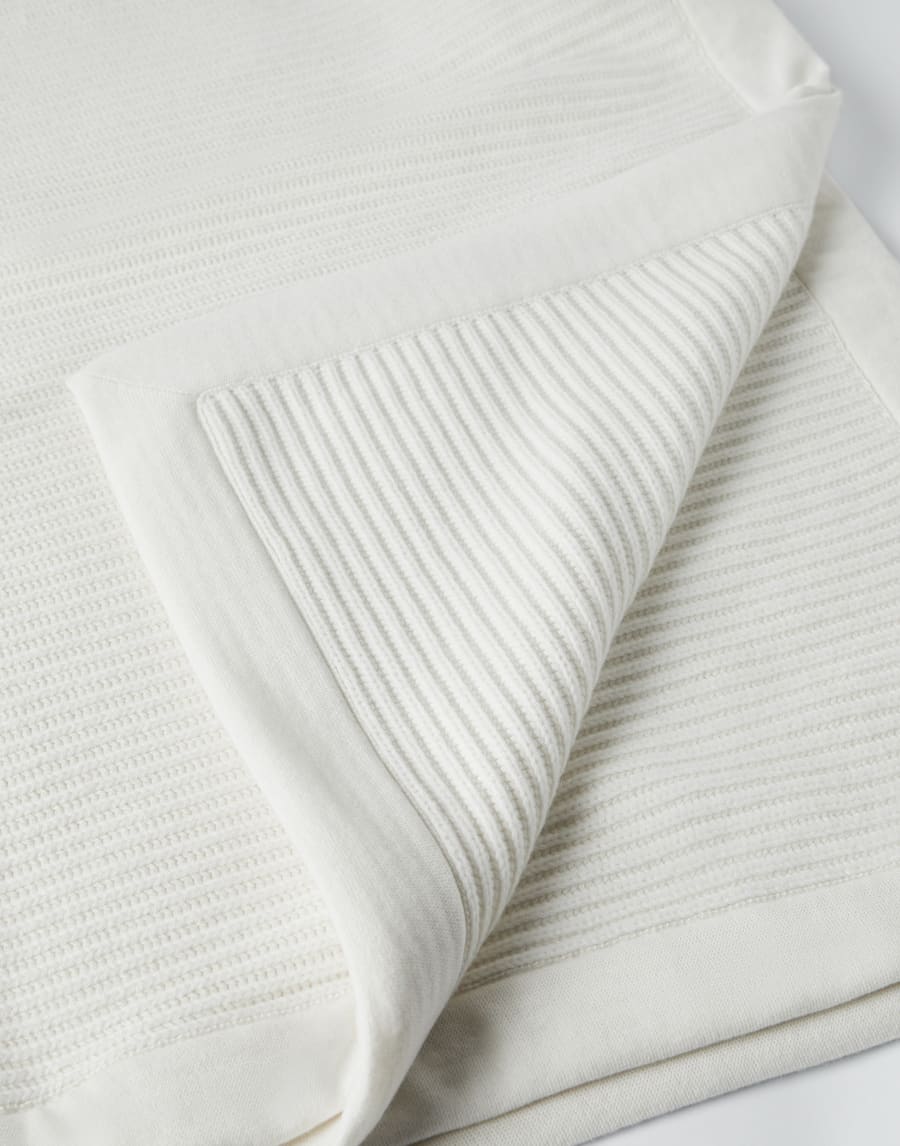 カシミヤブランケット ホワイト ライフスタイル - Brunello Cucinelli