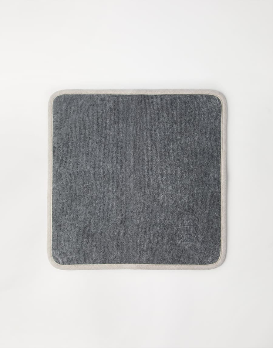 Terrycloth hand towels Medium Grey Lifestyle - Brunello Cucinelli