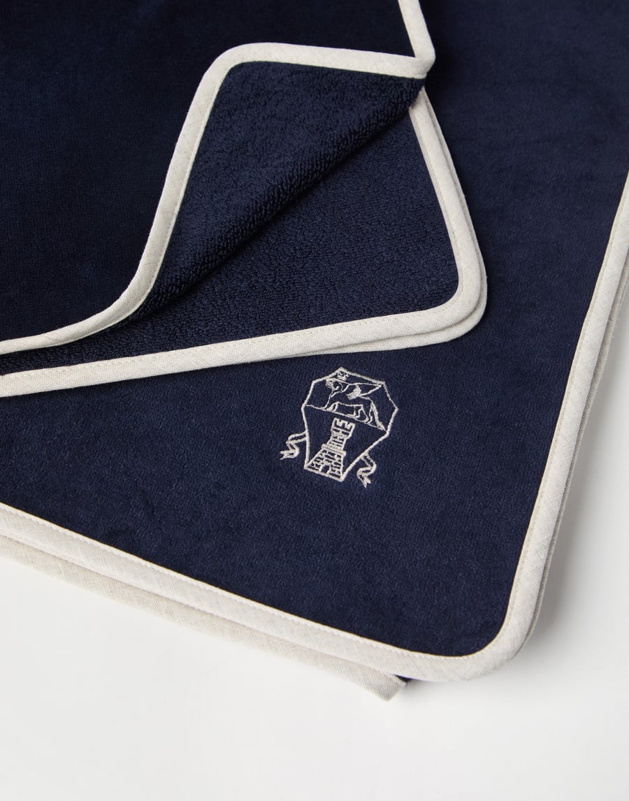 2-piece terrycloth towel set Navy Blue Lifestyle - Brunello Cucinelli