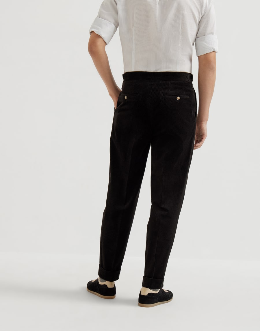 Pantalone con doppia pince e fibbiette Nero Uomo - Brunello Cucinelli