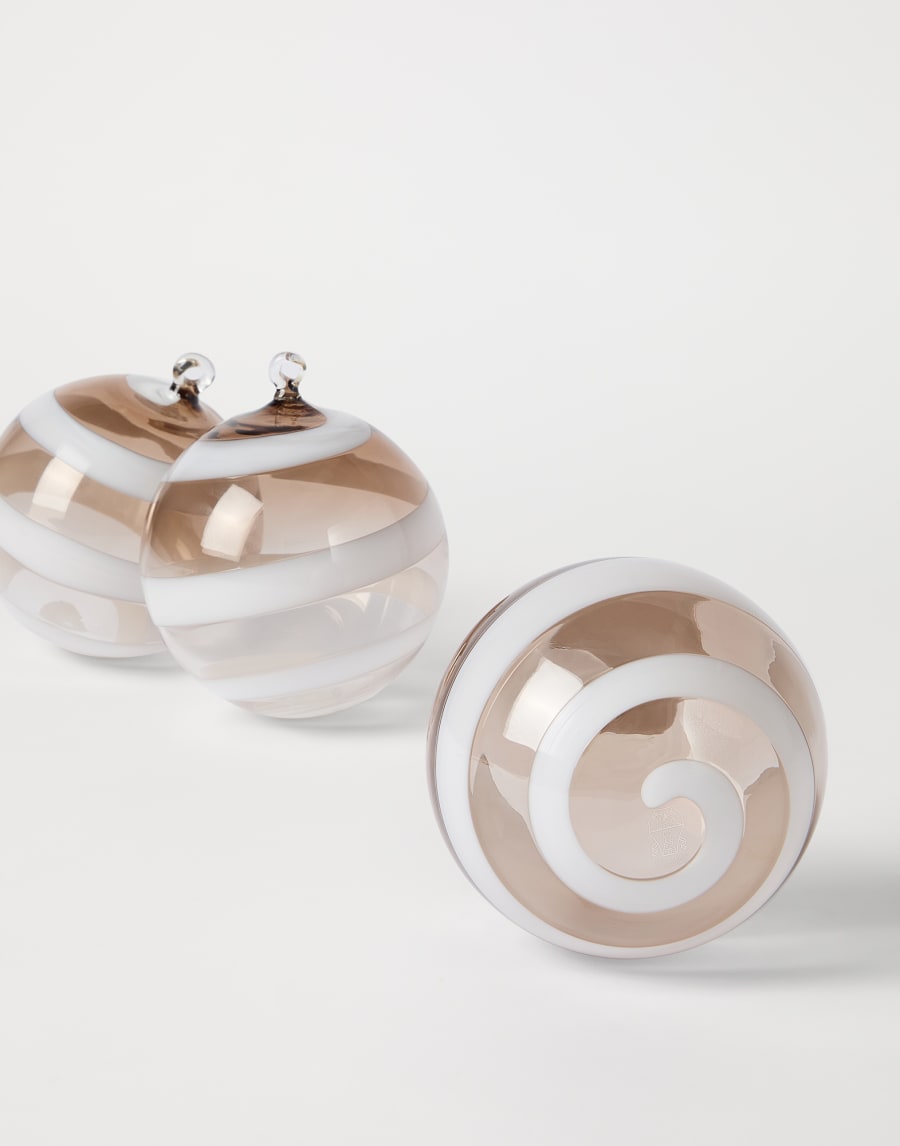 Striped Murano glass ornaments set Natural Lifestyle - Brunello Cucinelli