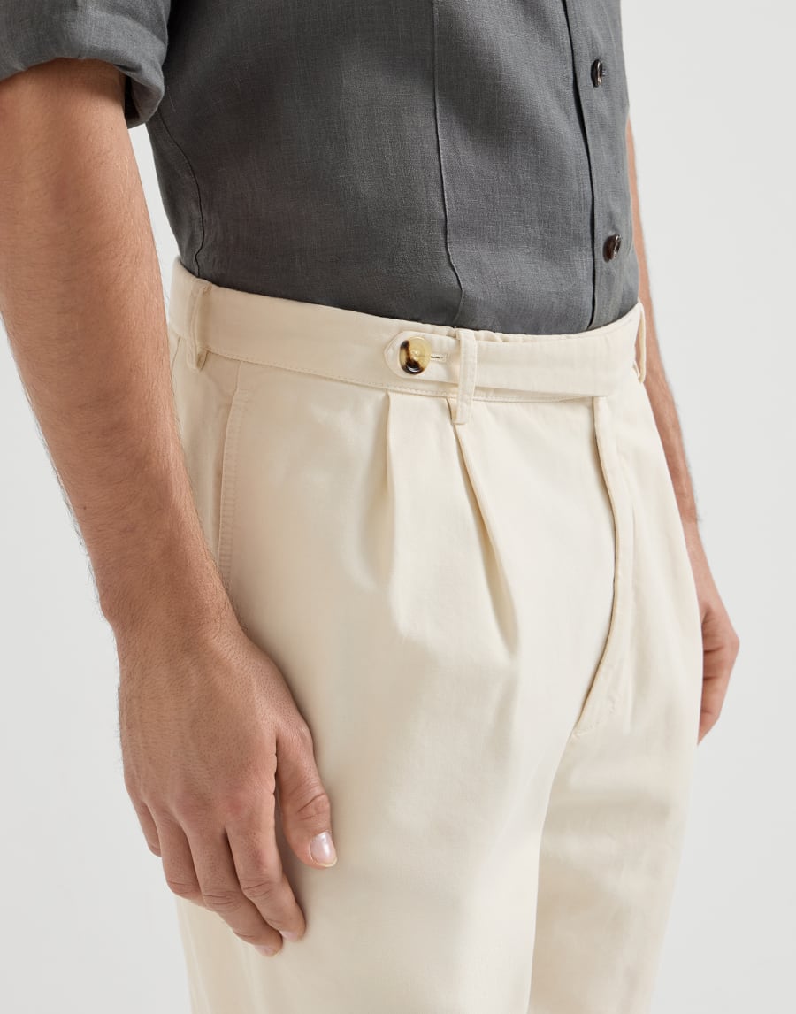 Bermuda shorts with pleats Off-White Man - Brunello Cucinelli