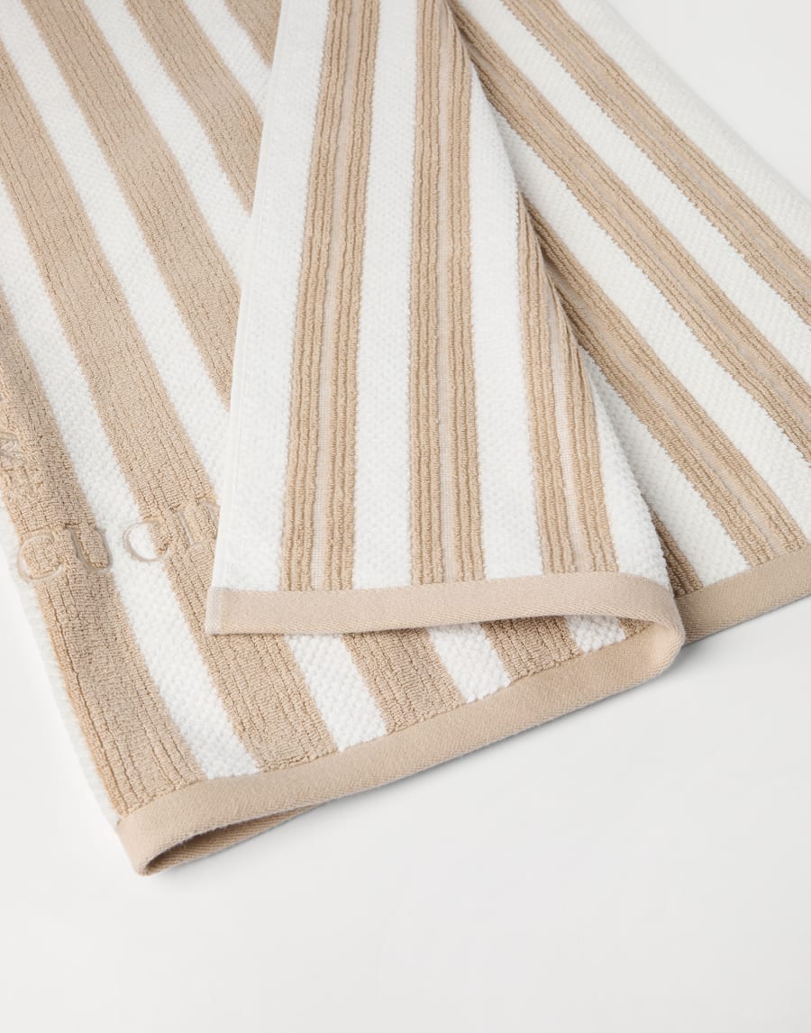 Striped terrycloth beach towel Beige Lifestyle - Brunello Cucinelli