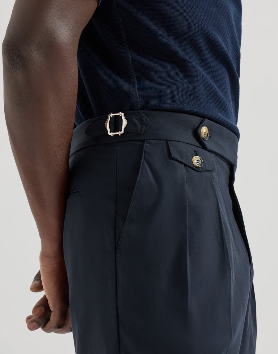 Pantalón en batavia de algodón Azul Aviación Hombre - Brunello Cucinelli