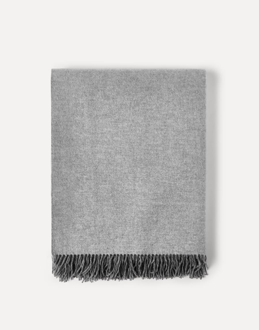 Cashmere double cloth lightweight throw Light Grey Lifestyle - Brunello Cucinelli