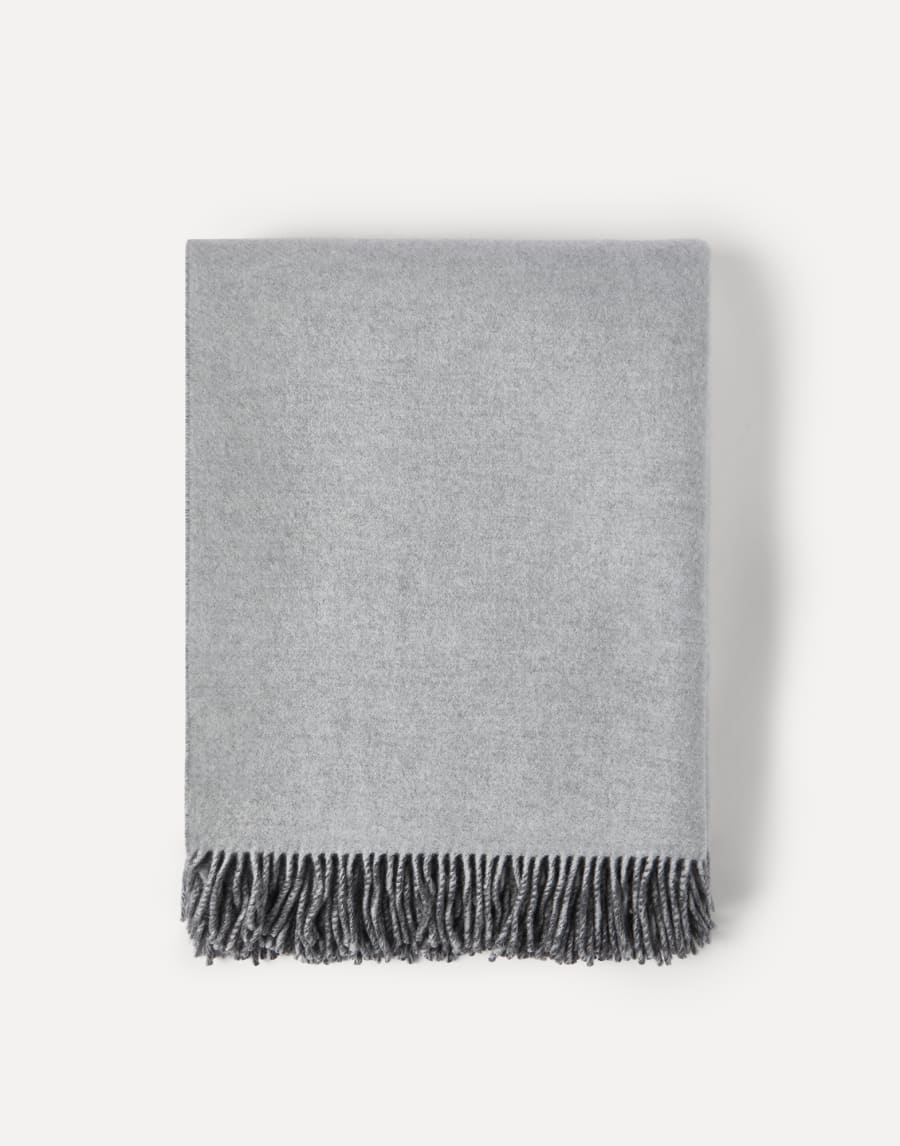 Cashmere double cloth throw Medium Grey Lifestyle - Brunello Cucinelli