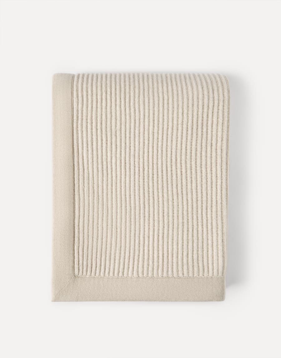 Knit blanket Warm Beige Lifestyle - Brunello Cucinelli