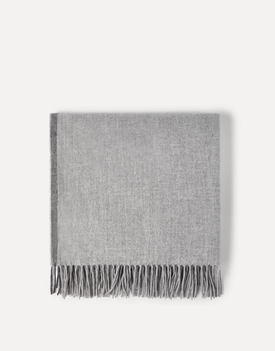 Cashmere throw Light Grey Lifestyle - Brunello Cucinelli