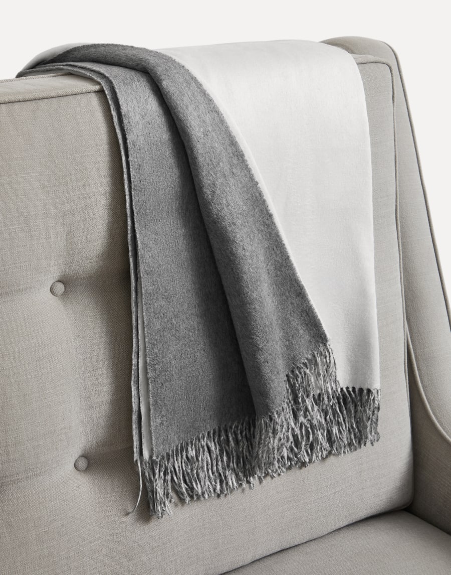 Silk double cloth throw Light Grey Lifestyle - Brunello Cucinelli