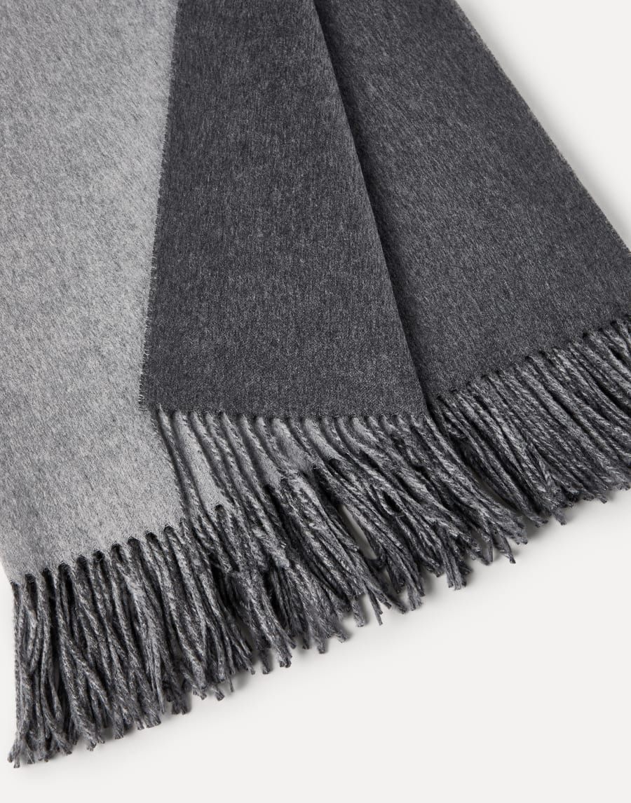 Silk double cloth throw Medium Grey Lifestyle - Brunello Cucinelli