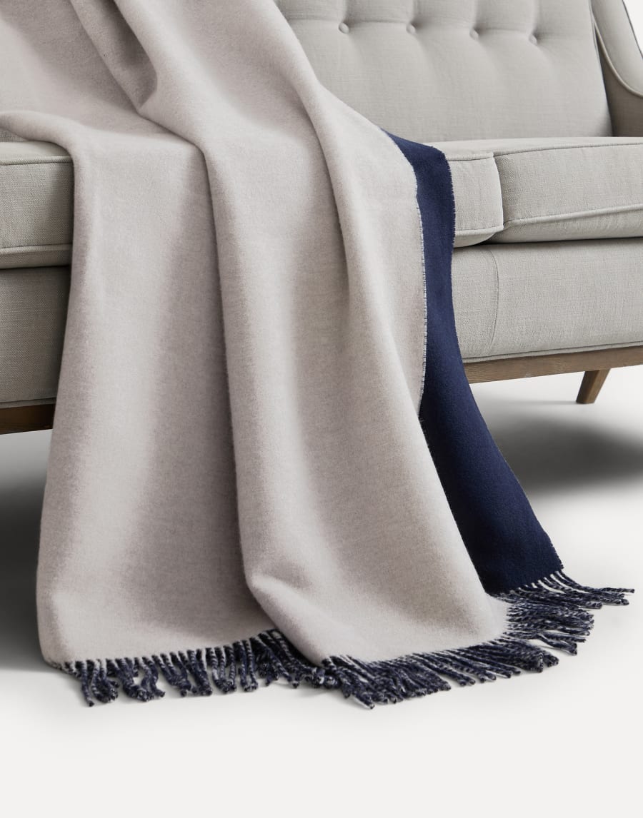 Cashmere double cloth throw Buff Lifestyle - Brunello Cucinelli