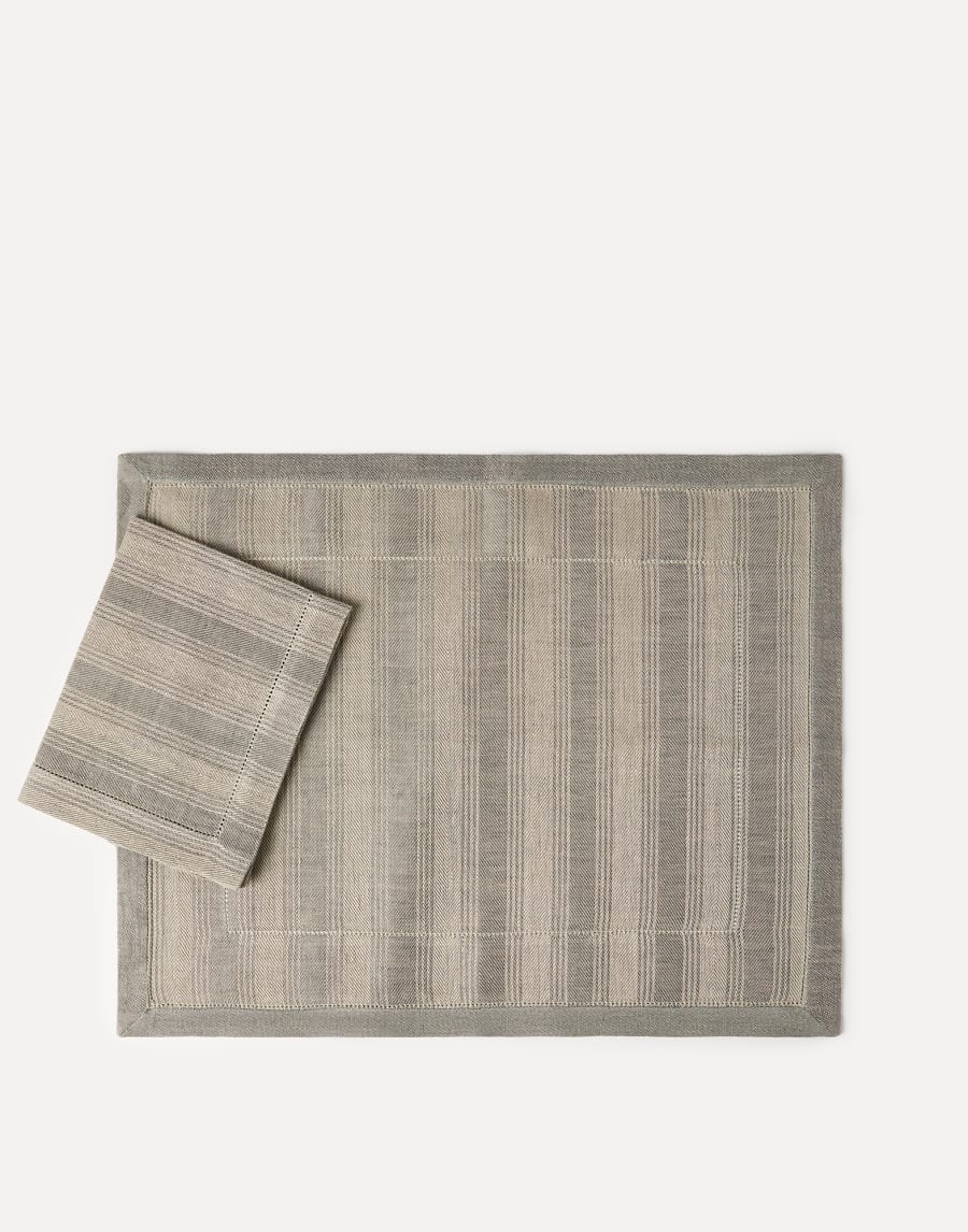 Striped linen placemat and napkin set Medium Grey Lifestyle - Brunello Cucinelli