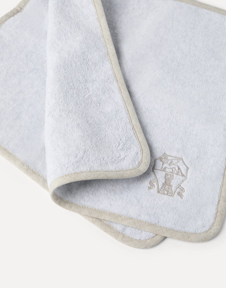 Terrycloth hand towels Light Grey Lifestyle - Brunello Cucinelli