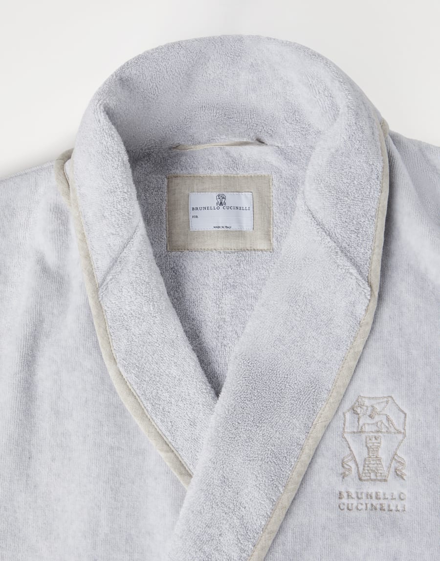 Terrycloth bathrobe Light Grey Lifestyle - Brunello Cucinelli