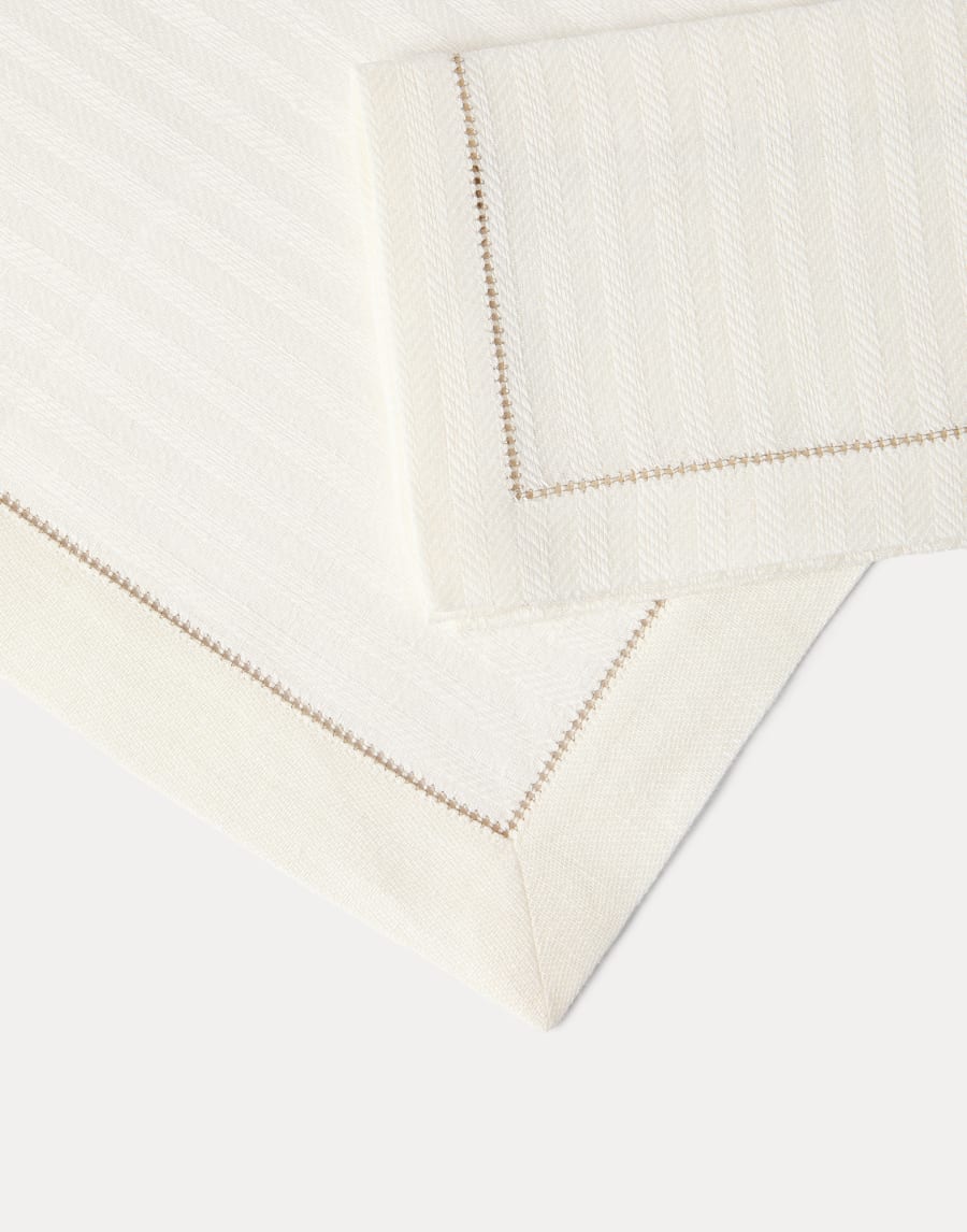 Chalk stripe linen placemat and napkin set Buff Lifestyle - Brunello Cucinelli