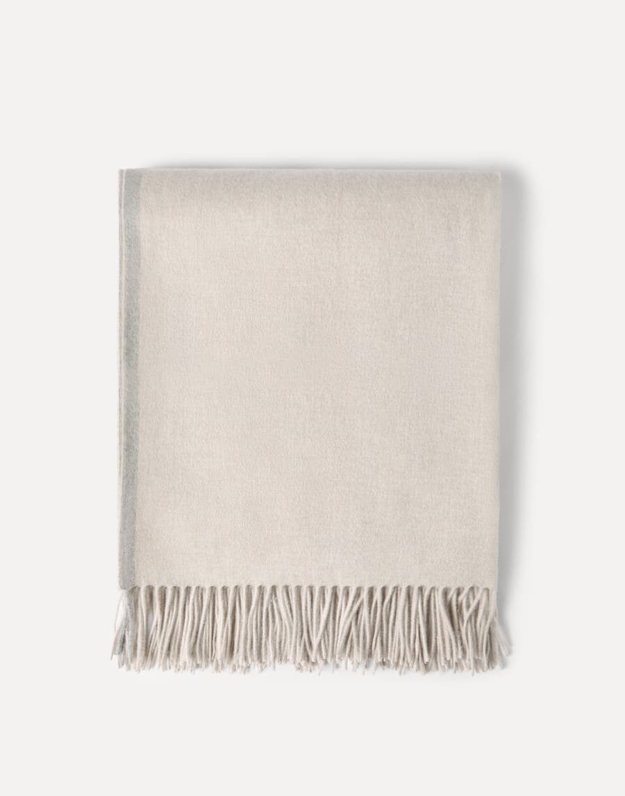 Cashmere throw Beige Lifestyle - Brunello Cucinelli