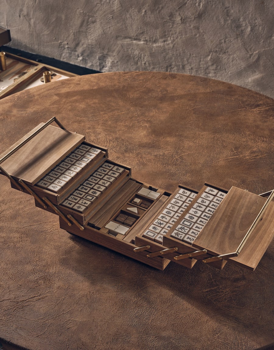 월넛 우드, Krion® & 브라스 마작 세트 베이지 라이프스타일 - Brunello Cucinelli