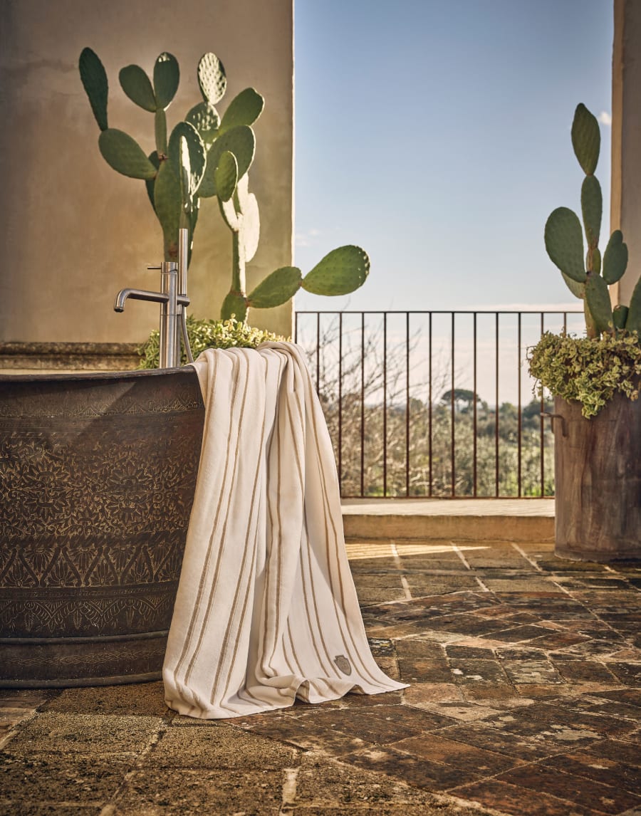 Striped terrycloth towel Beige Lifestyle - Brunello Cucinelli