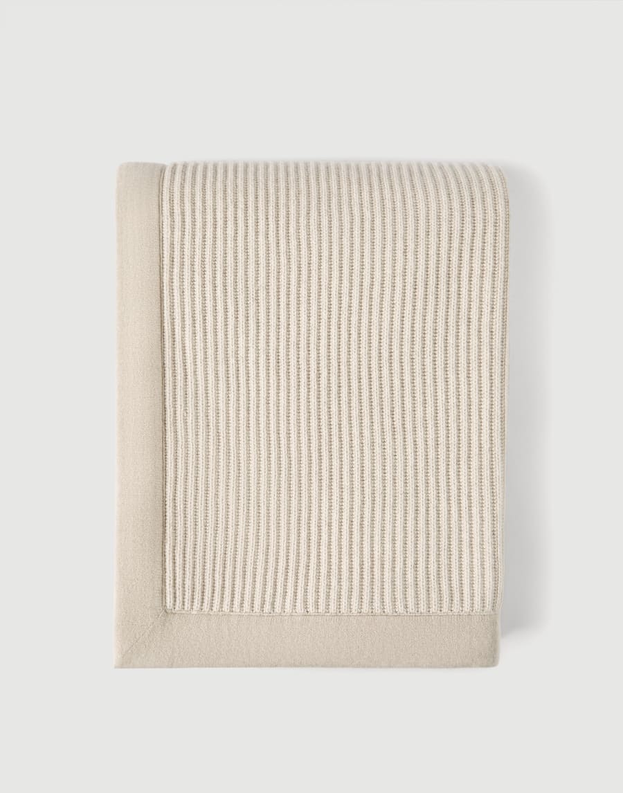 Knit blanket Warm Beige Lifestyle - Brunello Cucinelli
