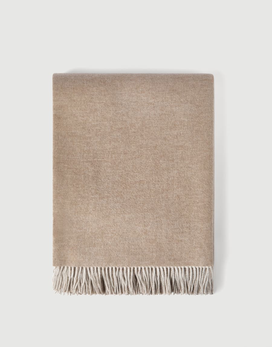 Cashmere double cloth lightweight throw Beige Lifestyle - Brunello Cucinelli