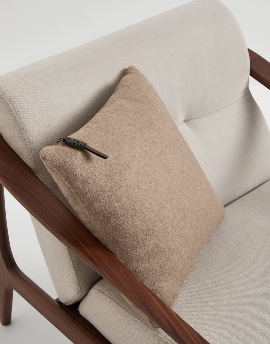 Подушка из кашемировой ткани бобрик Светло-Коричневый Стиль жизни - Brunello Cucinelli