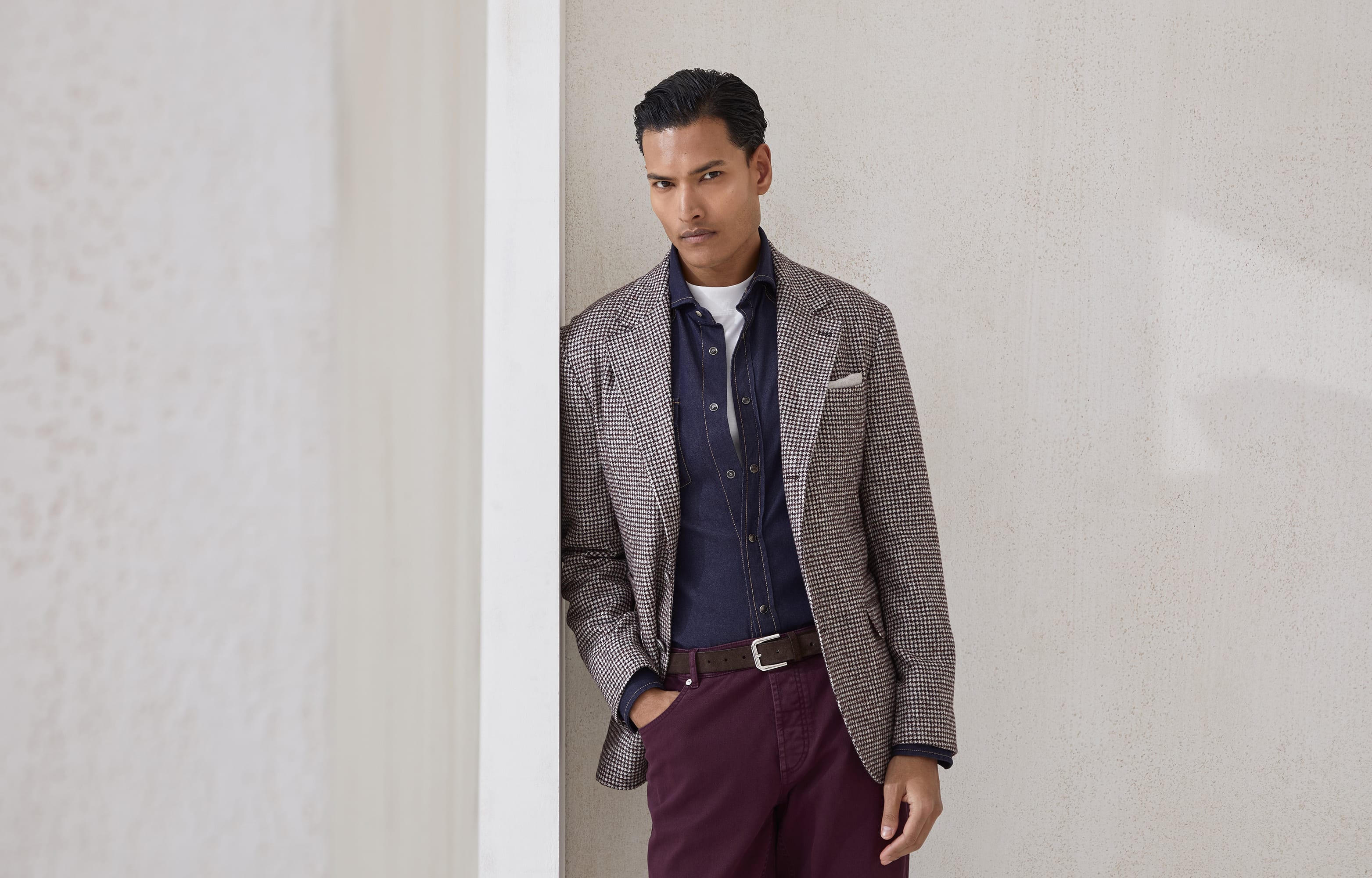 【BRUNELLO CUCINELLI】ハウンドトゥースチェック ジャケット Blazer with metal buttons for Man in Brown | Brunello Cucinelli